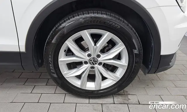 Volkswagen Tiguan 2020 2.0 автомат (гидро), миниатюра 7 Volkswagen Tiguan 2020 2.0 автомат (гидро), миниатюра 7