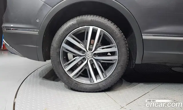 Volkswagen Tiguan 2020 2.0 автомат (гидро), миниатюра 5 Volkswagen Tiguan 2020 2.0 автомат (гидро), миниатюра 5