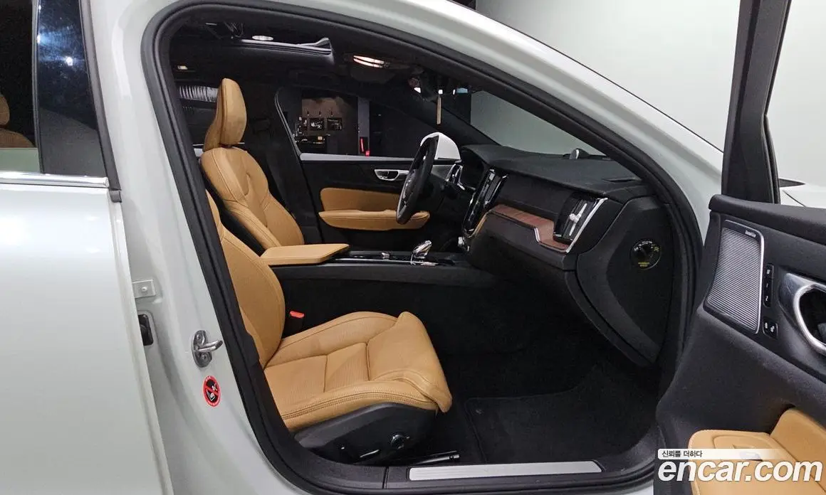 Volvo S60 2024 2.0 автомат (гидро), фото 12 Volvo S60 2024 2.0 автомат (гидро), фото 12