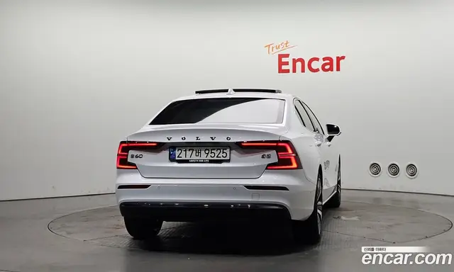 Volvo S60 2024 2.0 автомат (гидро), миниатюра 4 Volvo S60 2024 2.0 автомат (гидро), миниатюра 4