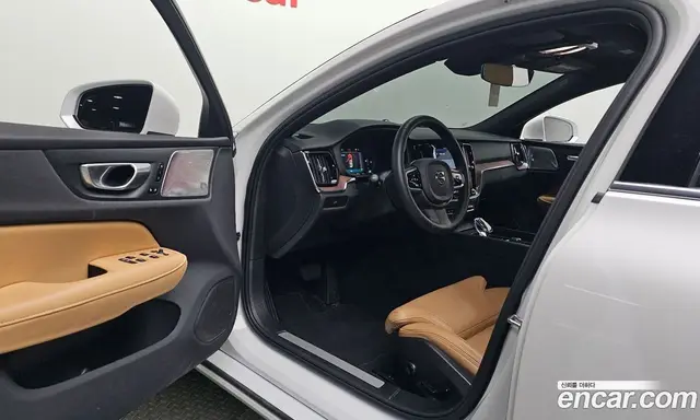 Volvo S60 2024 2.0 автомат (гидро), миниатюра 10 Volvo S60 2024 2.0 автомат (гидро), миниатюра 10