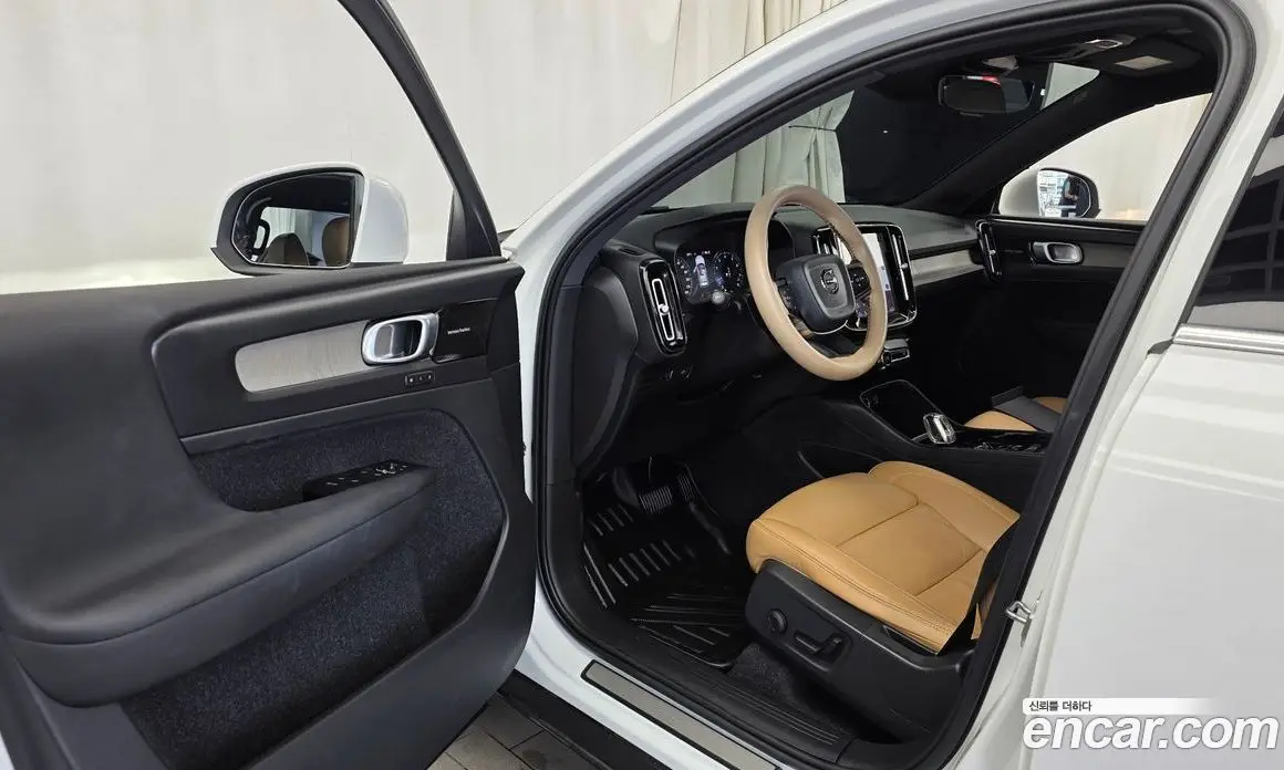 Volvo XC40 2020 2.0 автомат (гидро), фото 13 Volvo XC40 2020 2.0 автомат (гидро), фото 13