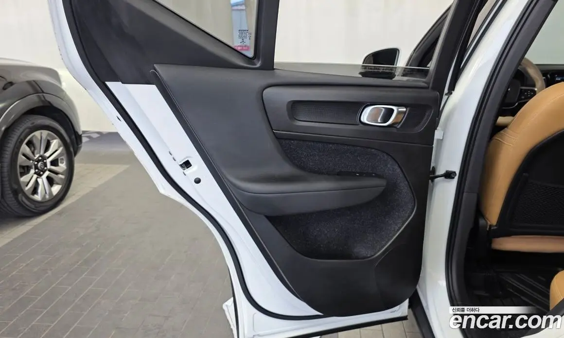 Volvo XC40 2020 2.0 автомат (гидро), фото 15 Volvo XC40 2020 2.0 автомат (гидро), фото 15