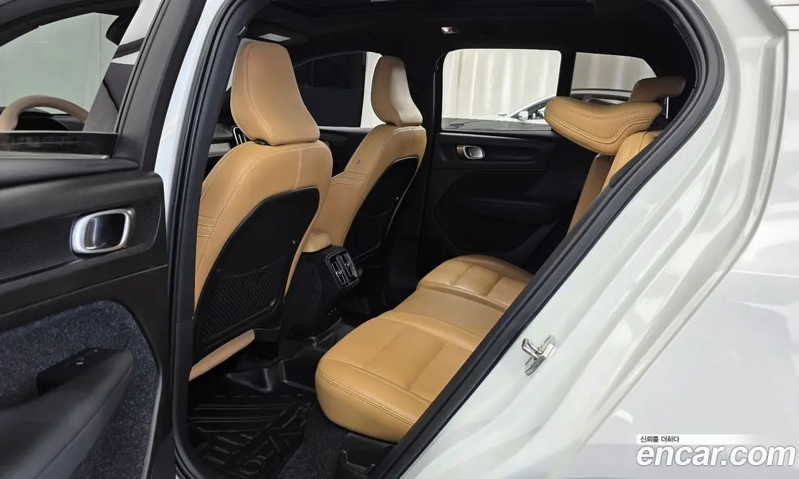 Volvo XC40 2020 2.0 автомат (гидро), фото 16 Volvo XC40 2020 2.0 автомат (гидро), фото 16