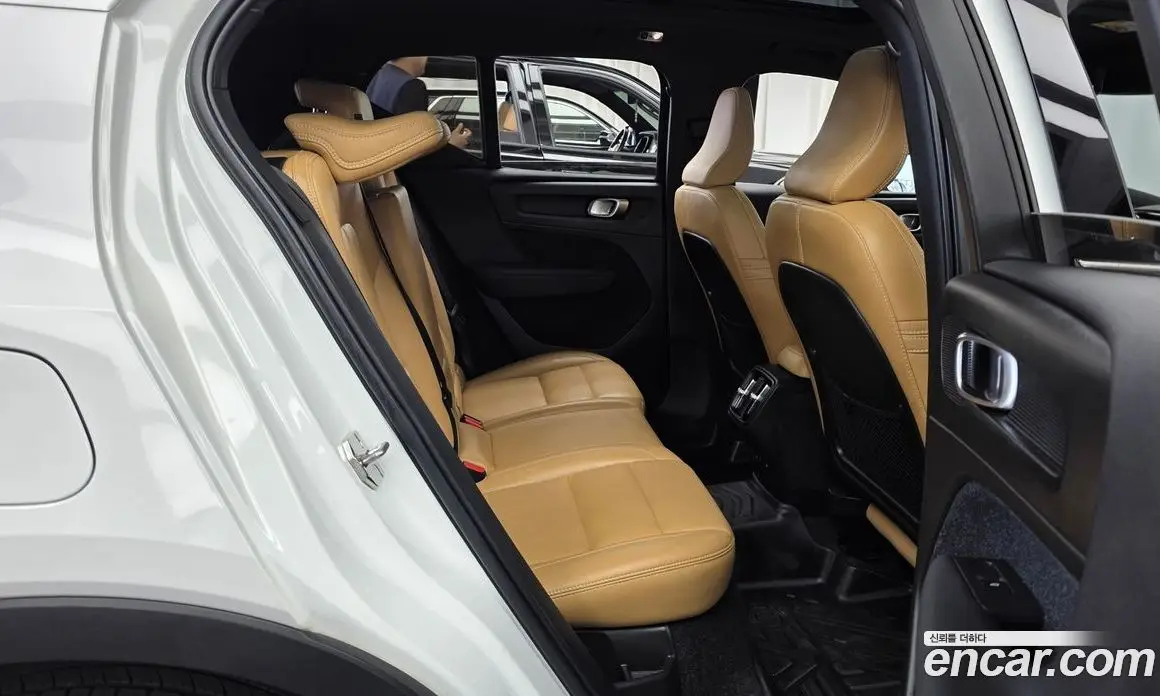 Volvo XC40 2020 2.0 автомат (гидро), фото 18 Volvo XC40 2020 2.0 автомат (гидро), фото 18
