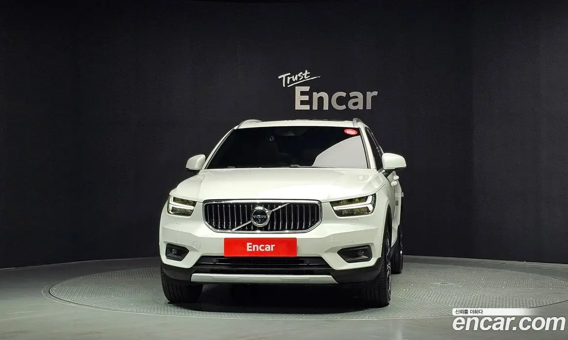 Volvo XC40 2020 2.0 автомат (гидро), фото 3 Volvo XC40 2020 2.0 автомат (гидро), фото 3
