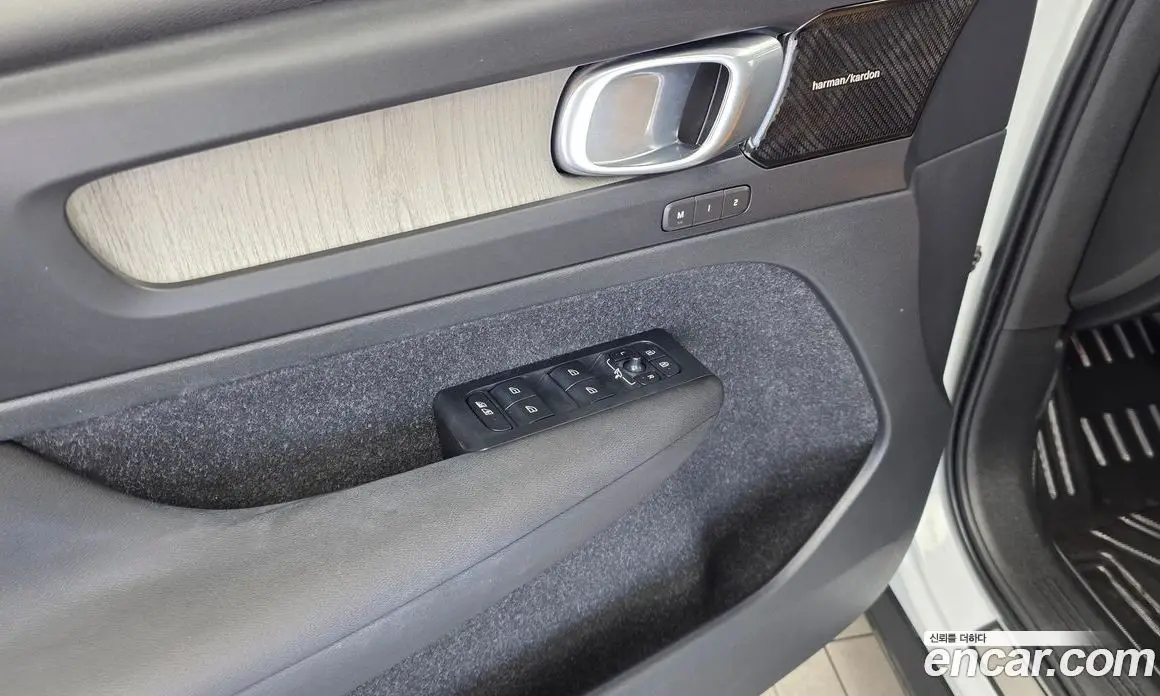 Volvo XC40 2020 2.0 автомат (гидро), фото 33 Volvo XC40 2020 2.0 автомат (гидро), фото 33