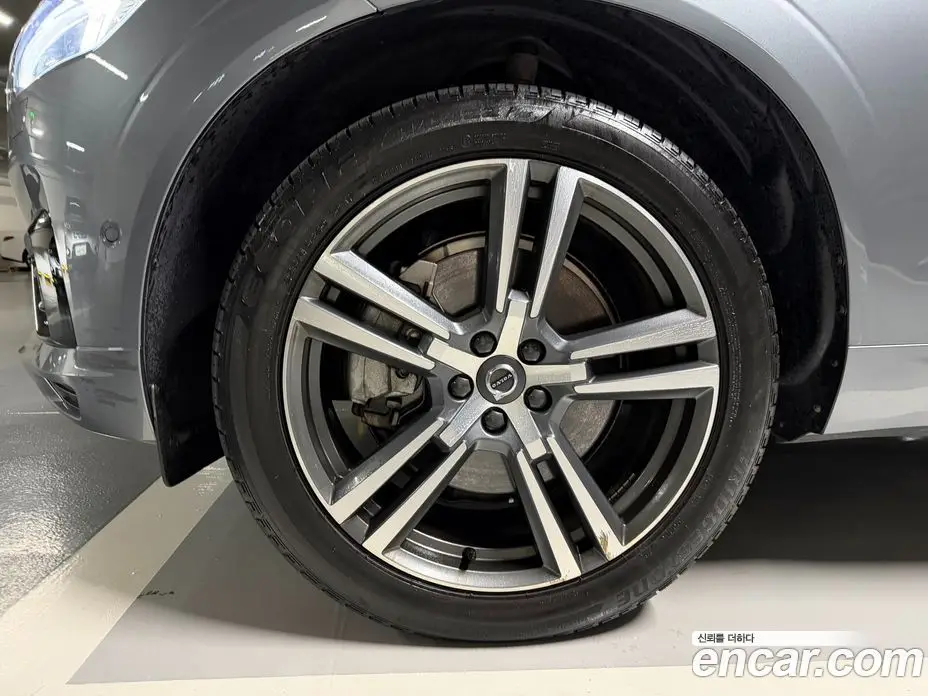 Volvo XC60 2020 2.0 автомат (гидро), фото 5 Volvo XC60 2020 2.0 автомат (гидро), фото 5