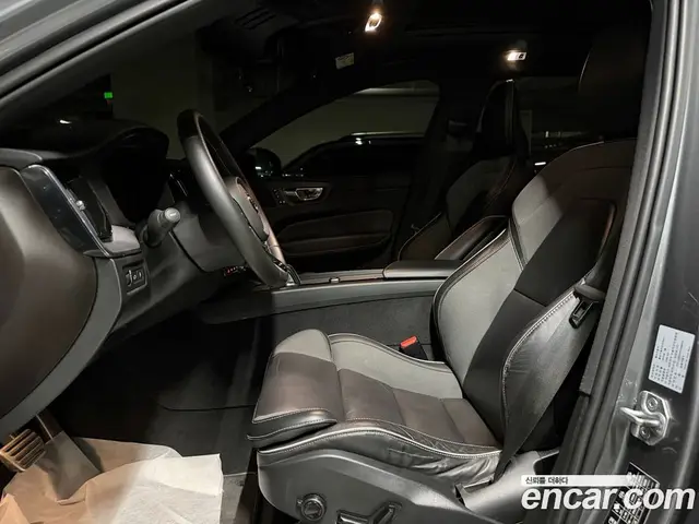 Volvo XC60 2020 2.0 автомат (гидро), миниатюра 10 Volvo XC60 2020 2.0 автомат (гидро), миниатюра 10