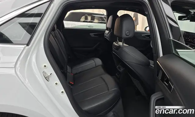 Audi A4 2023 2.0 автомат (гидро), миниатюра 12