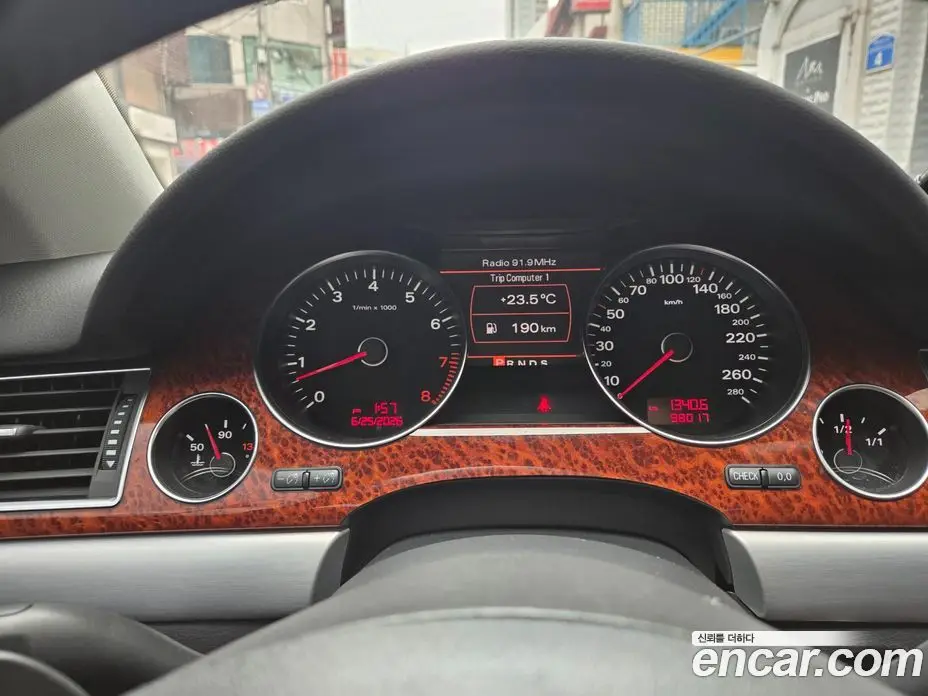 Audi A8 2010 4.2 автомат (гидро), фото 8 Audi A8 2010 4.2 автомат (гидро), фото 8