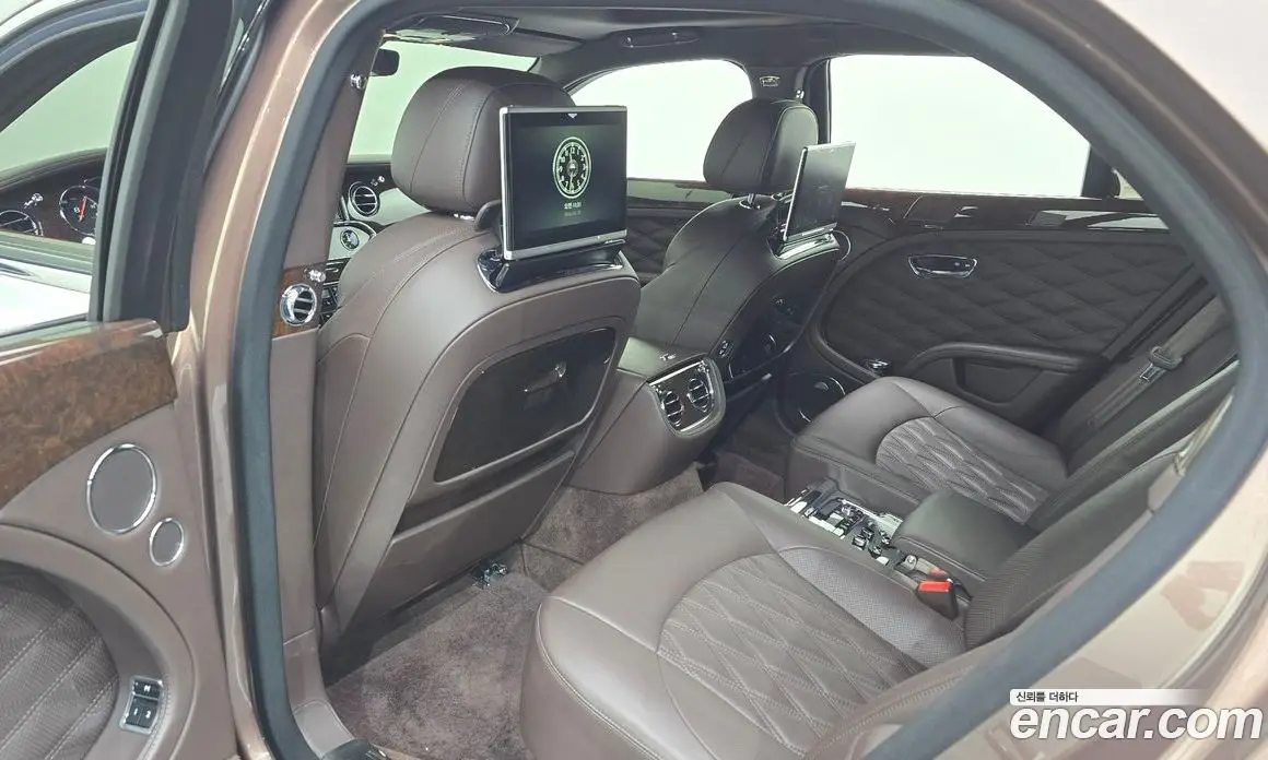 Bentley Mulsanne 2017 6.8 автомат (гидро), фото 17 Bentley Mulsanne 2017 6.8 автомат (гидро), фото 17