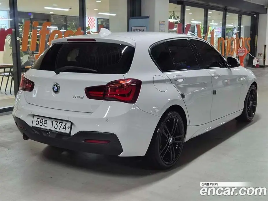 BMW 1 серия 2018 2.0 автомат (гидро), фото 4