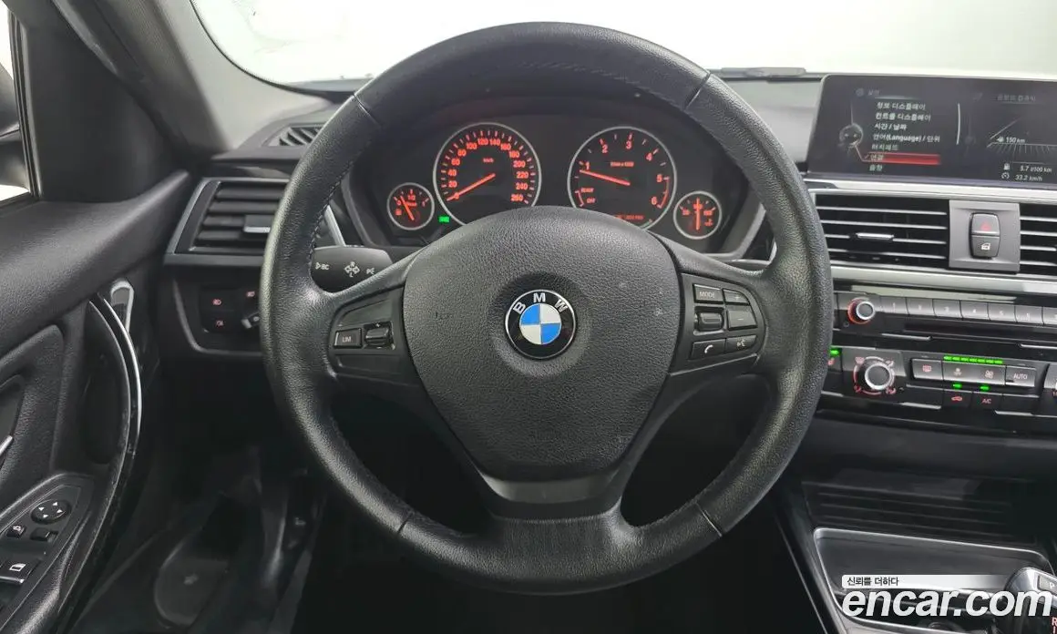 BMW 3 серия 2016 2.0 автомат (гидро), фото 13