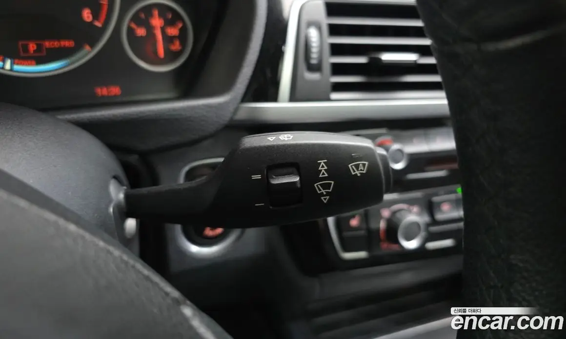 BMW 3 серия 2016 2.0 автомат (гидро), фото 17