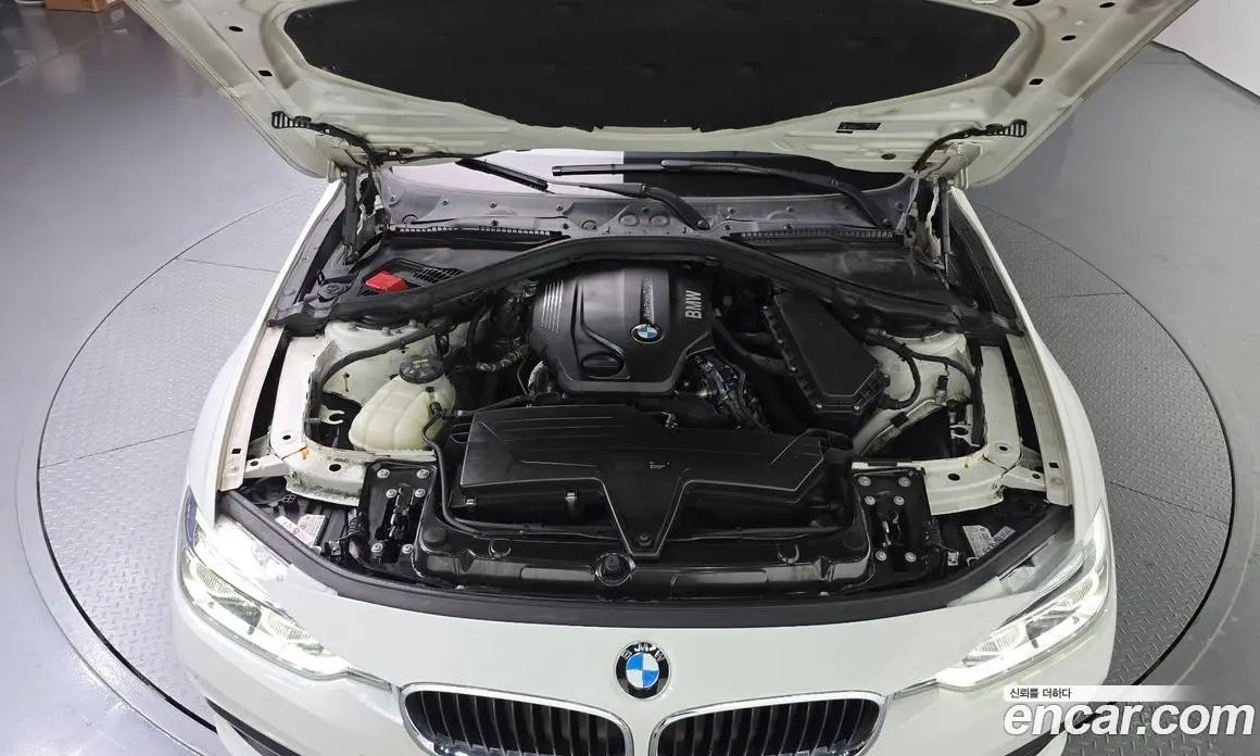 BMW 3 серия 2016 2.0 автомат (гидро), фото 6