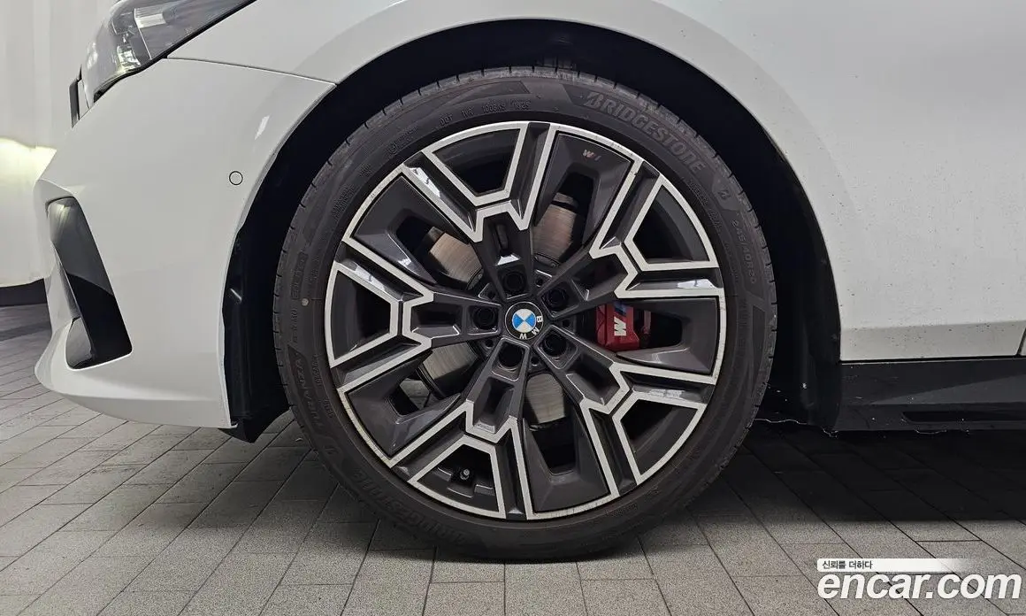 BMW 5 серия 2025 2.0 автомат (гидро), фото 5 BMW 5 серия 2025 2.0 автомат (гидро), фото 5