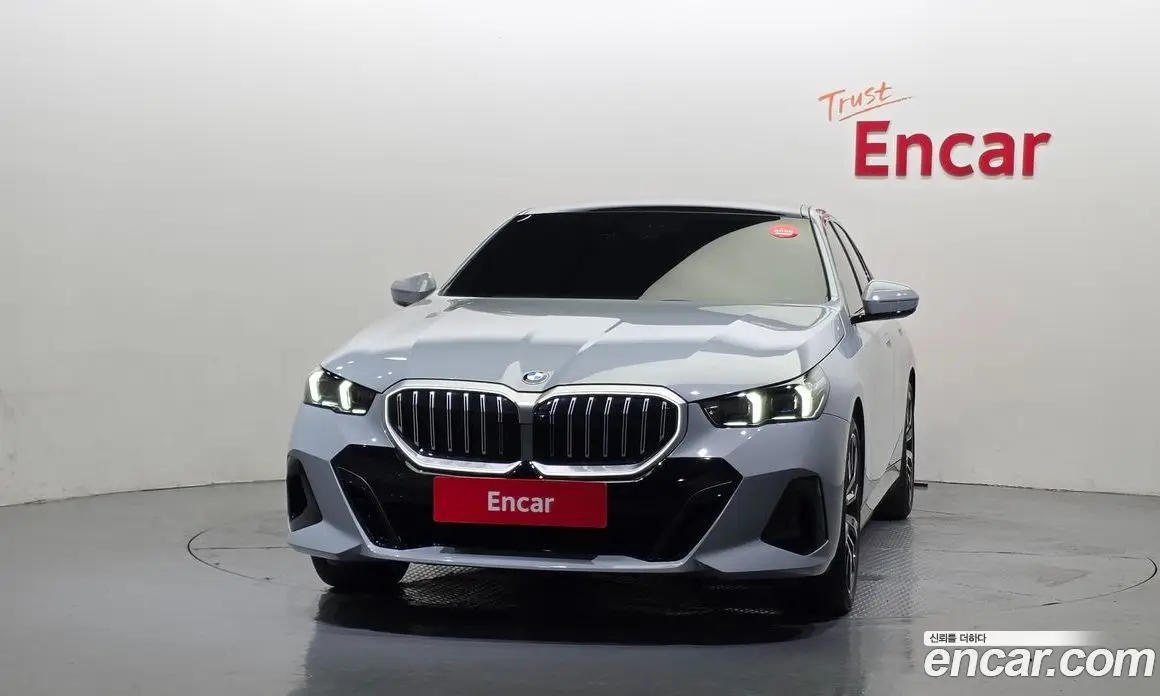 BMW 5 серия 2025 2.0 автомат (гидро), фото 3