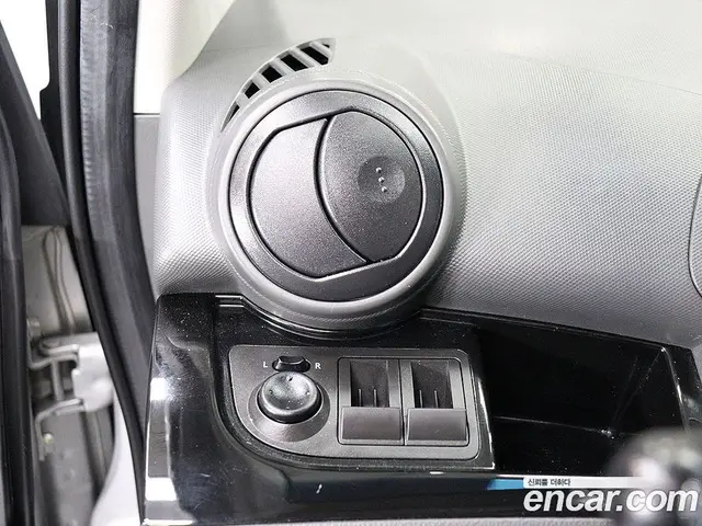 Chevrolet Spark 2012 1.0 автомат (гидро), миниатюра 12