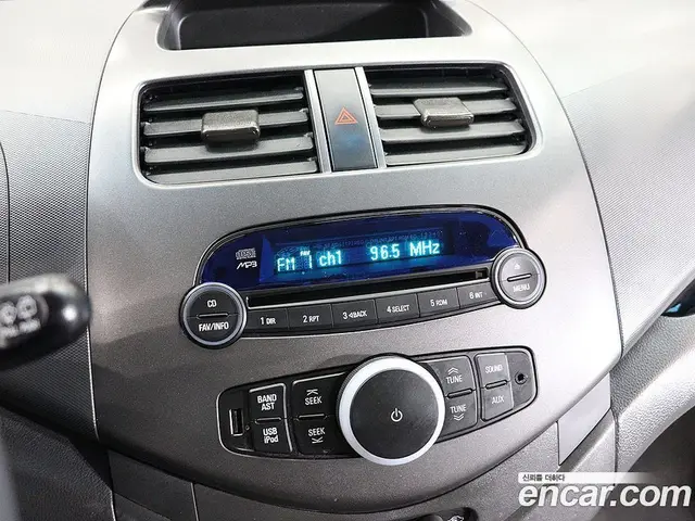 Chevrolet Spark 2012 1.0 автомат (гидро), миниатюра 7 Chevrolet Spark 2012 1.0 автомат (гидро), миниатюра 7