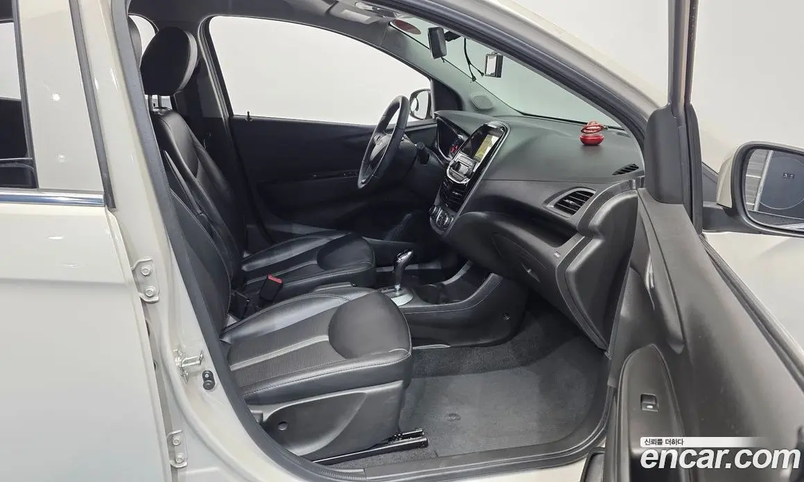 Chevrolet Spark 2019 1.0 автомат (гидро), фото 17