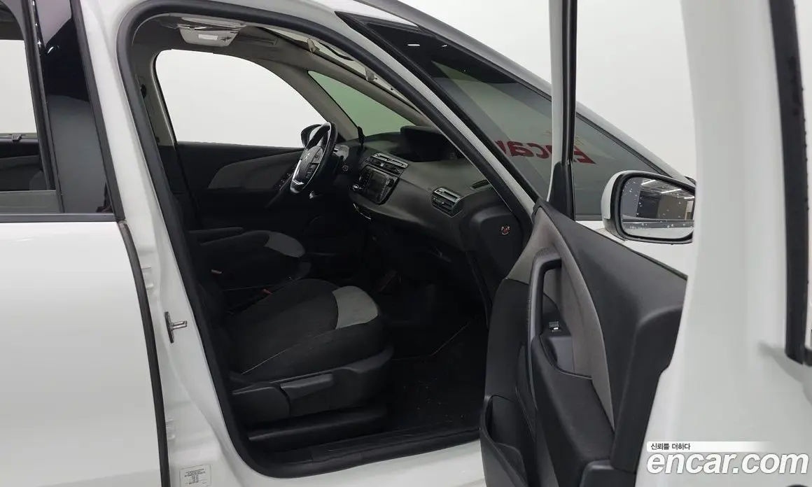 Citroen C4 Picasso 2016 1.6 автомат (гидро), фото 18 Citroen C4 Picasso 2016 1.6 автомат (гидро), фото 18