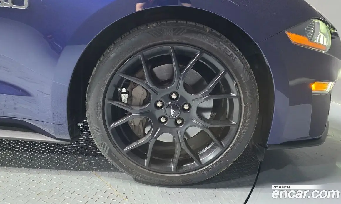 Ford Mustang 2019 2.3 автомат (гидро), фото 7