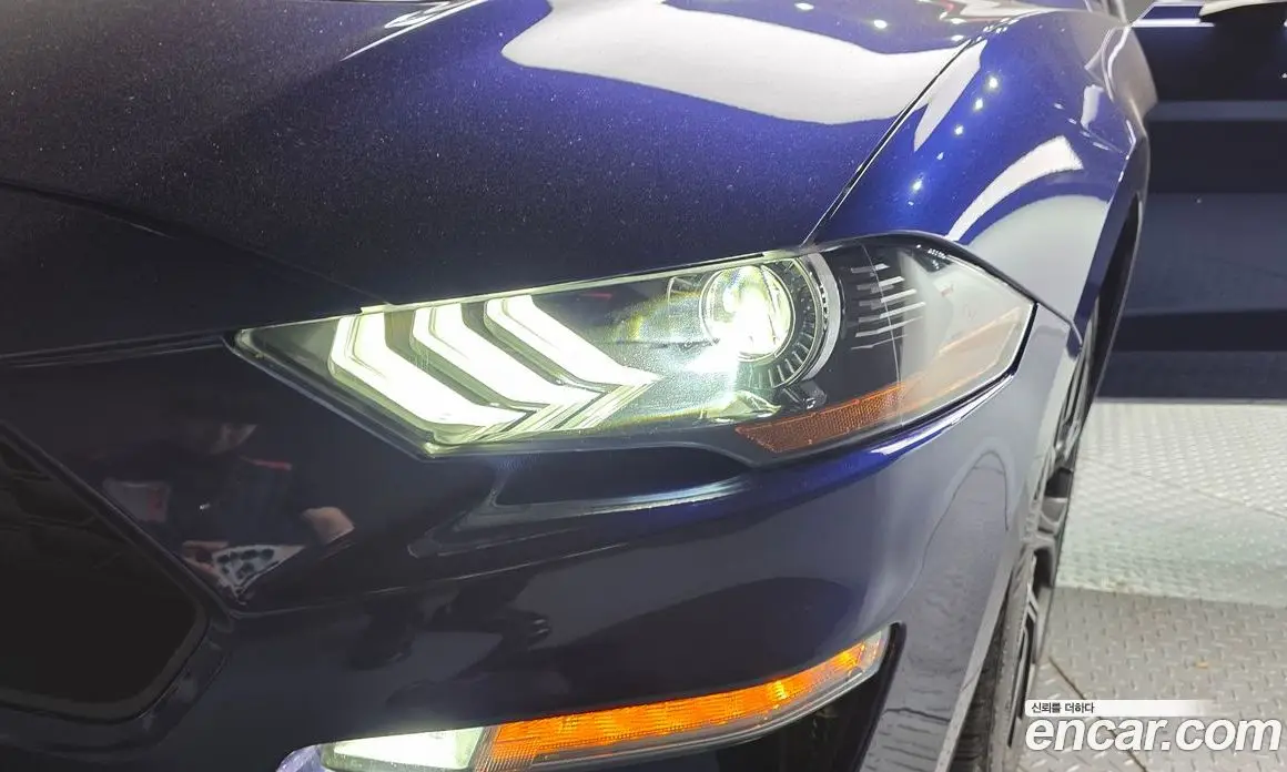 Ford Mustang 2019 2.3 автомат (гидро), фото 8