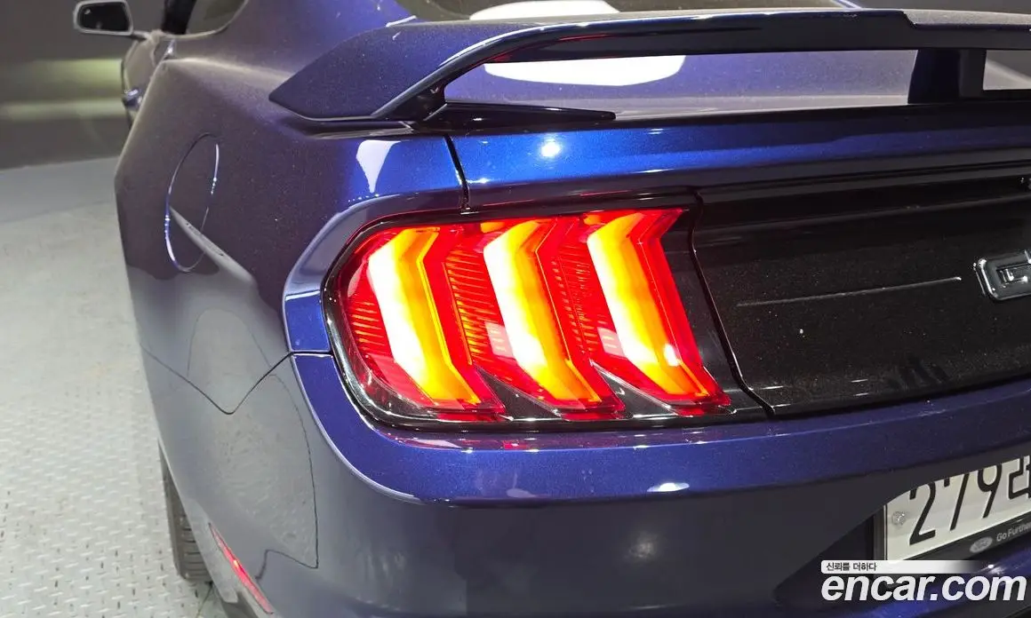 Ford Mustang 2019 2.3 автомат (гидро), фото 9
