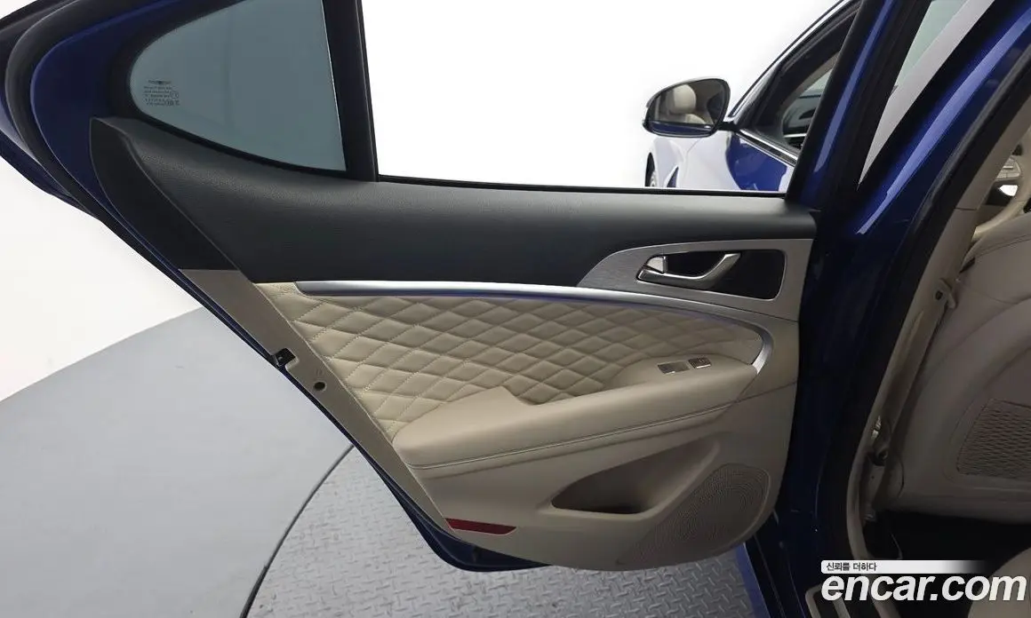Genesis G70 2019 2.0 автомат (гидро), фото 15 Genesis G70 2019 2.0 автомат (гидро), фото 15