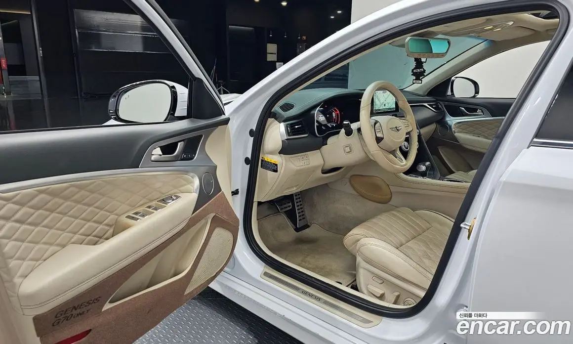 Genesis G70 2019 2.0 автомат (гидро), фото 13 Genesis G70 2019 2.0 автомат (гидро), фото 13