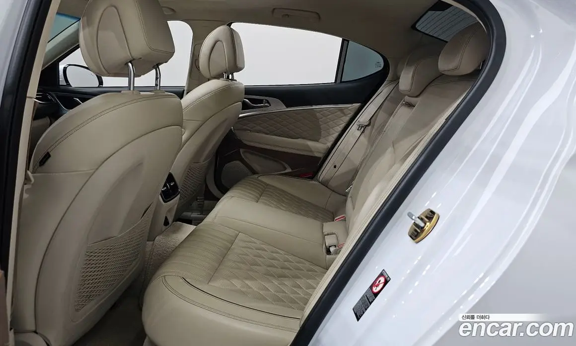 Genesis G70 2019 2.0 автомат (гидро), фото 16 Genesis G70 2019 2.0 автомат (гидро), фото 16