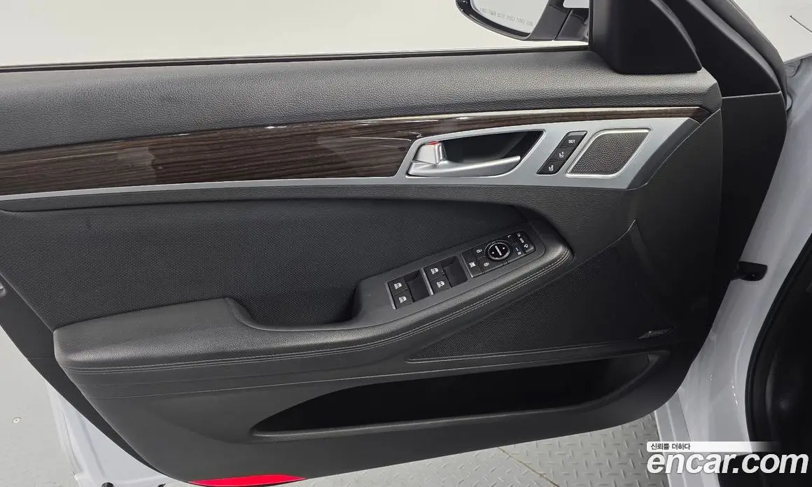 Genesis G80 2017 3.3 автомат (гидро), фото 14 Genesis G80 2017 3.3 автомат (гидро), фото 14