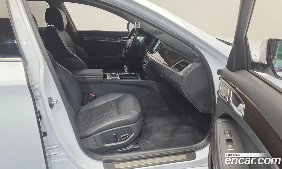 Genesis G80 2017 3.3 автомат (гидро), фото 17 Genesis G80 2017 3.3 автомат (гидро), фото 17