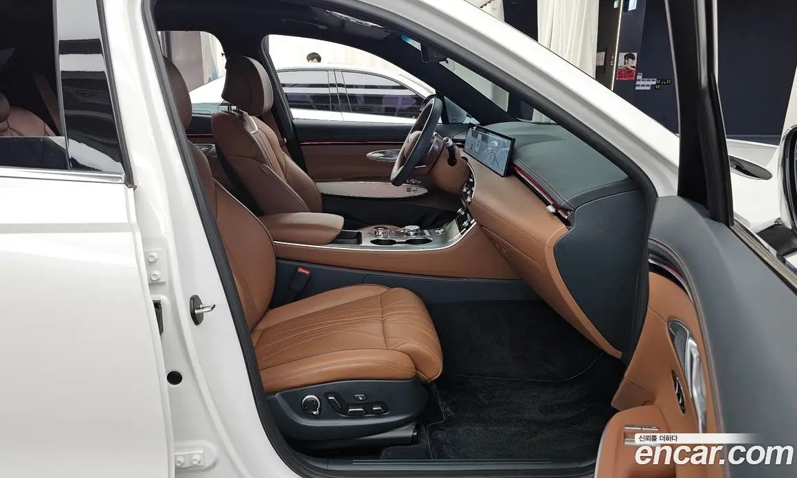 Genesis GV70 2024 2.5 автомат (гидро), фото 11 Genesis GV70 2024 2.5 автомат (гидро), фото 11