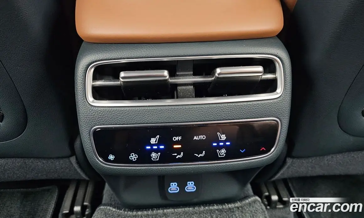 Genesis GV70 2024 2.5 автомат (гидро), фото 18 Genesis GV70 2024 2.5 автомат (гидро), фото 18