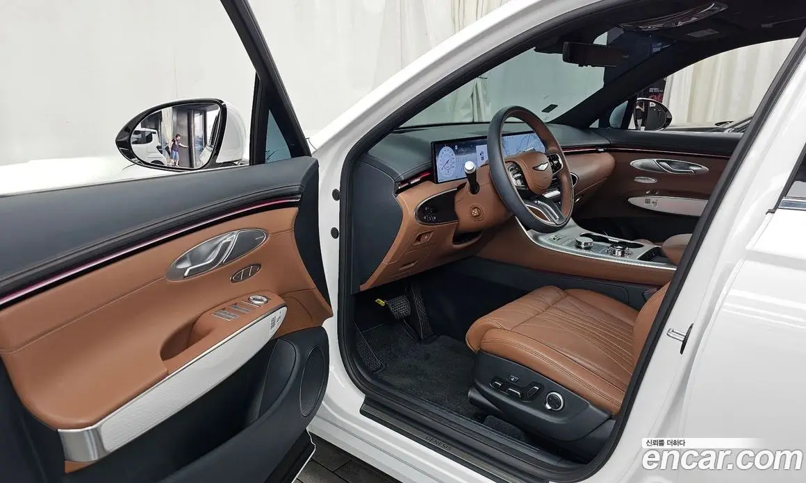 Genesis GV70 2024 2.5 автомат (гидро), фото 10 Genesis GV70 2024 2.5 автомат (гидро), фото 10