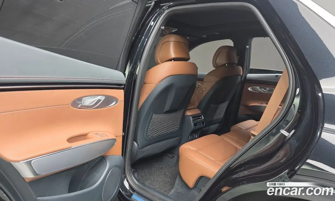 Genesis GV70 2024 2.5 автомат (гидро), фото 15 Genesis GV70 2024 2.5 автомат (гидро), фото 15