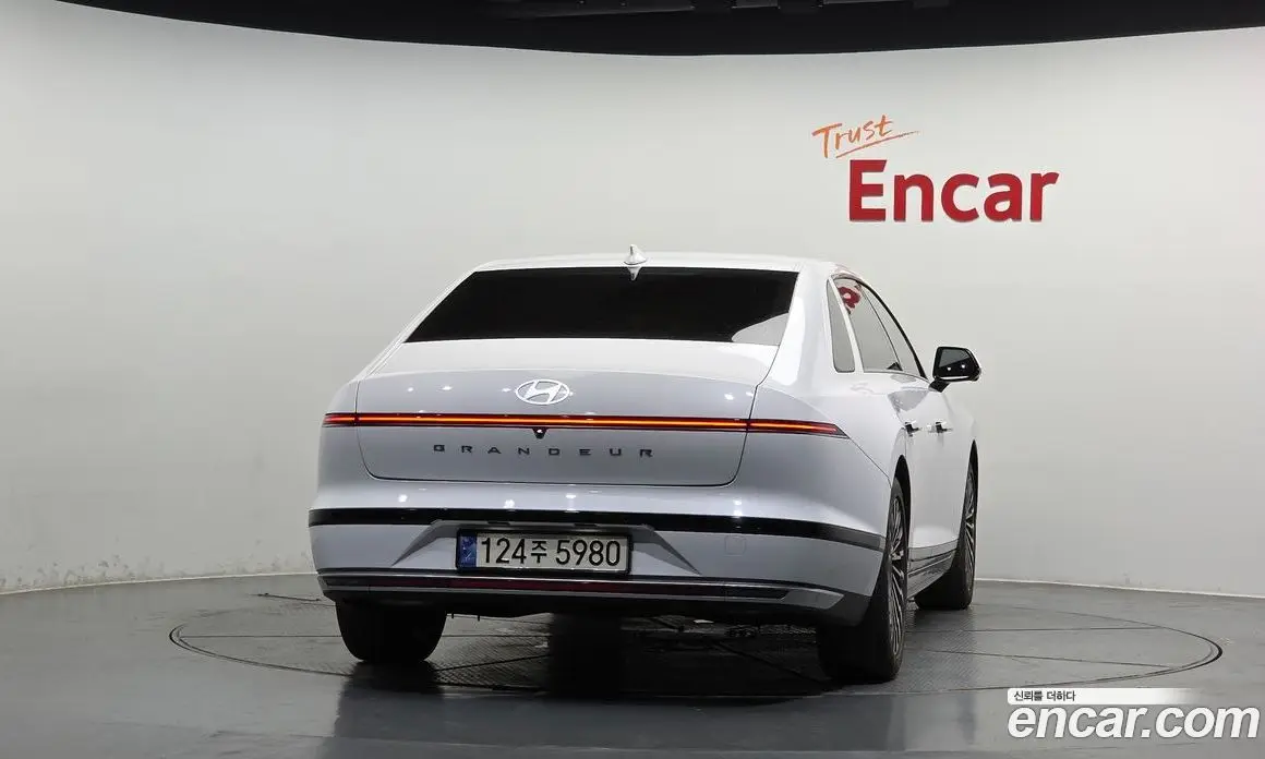 Hyundai Grandeur 2023 1.6 автомат (гидро), фото 4