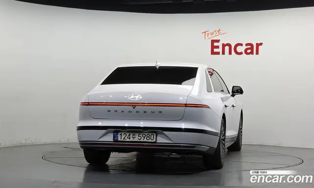 Hyundai Grandeur 2023 1.6 автомат (гидро), миниатюра 4