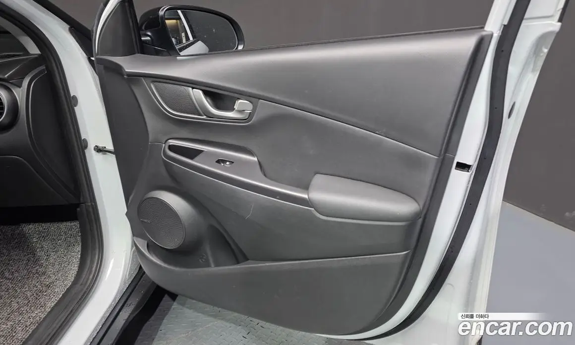 Hyundai Kona 2018 1.6 автомат (гидро), фото 14