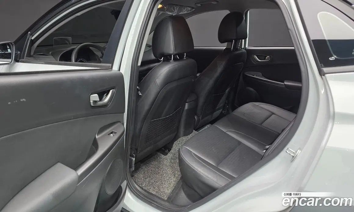 Hyundai Kona 2018 1.6 автомат (гидро), фото 18