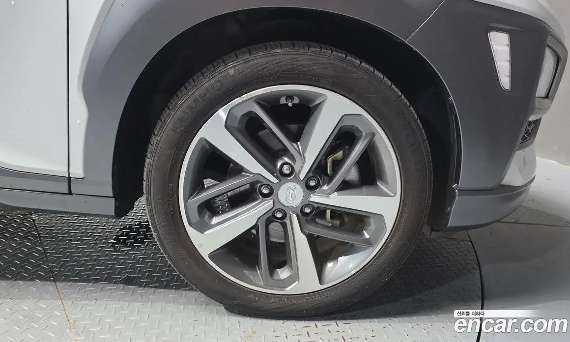 Hyundai Kona 2018 1.6 автомат (гидро), фото 7