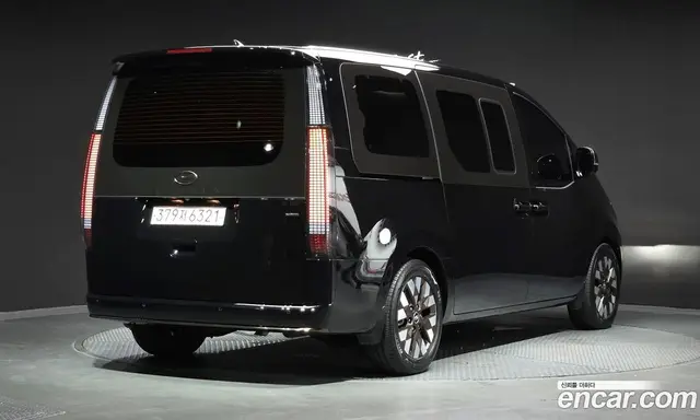 Hyundai Staria 2023 2.2 автомат (гидро), миниатюра 2