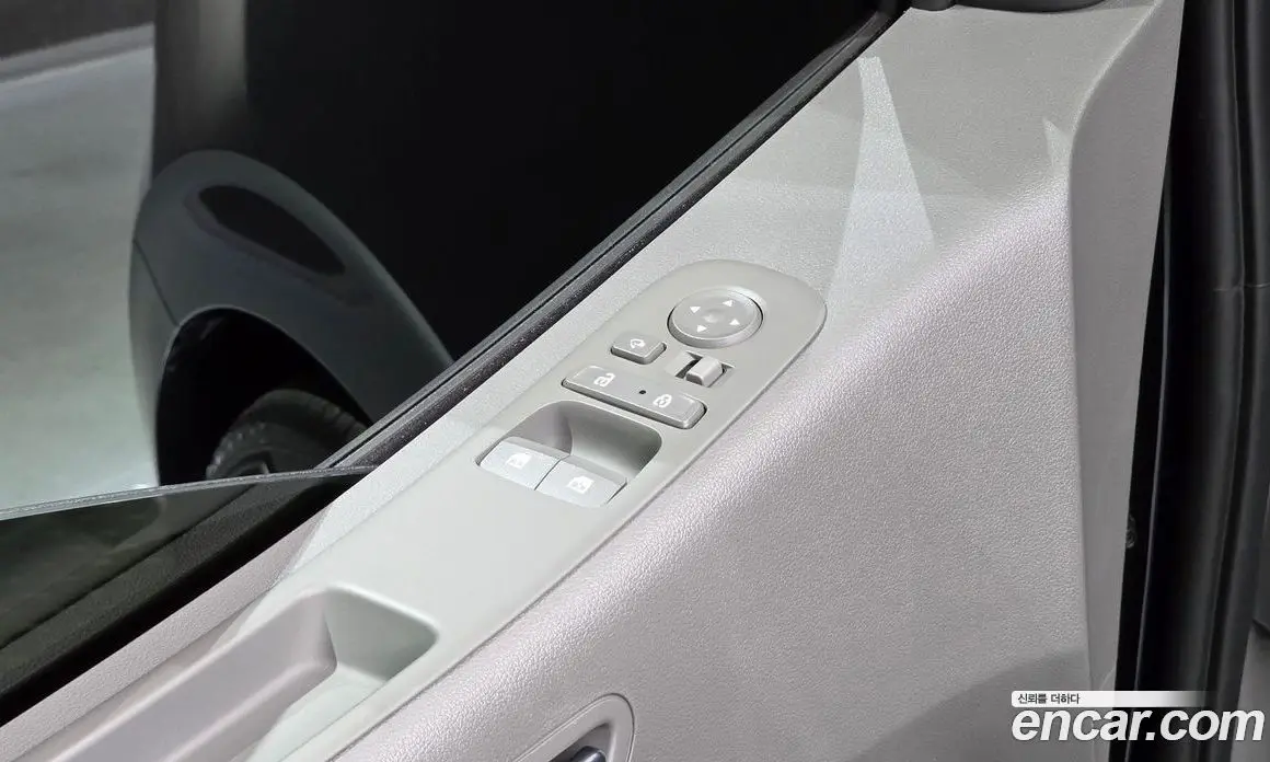 Hyundai Staria 2023 2.2 автомат (гидро), фото 16