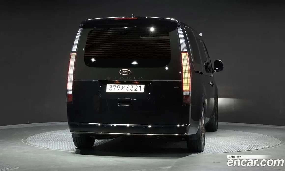 Hyundai Staria 2023 2.2 автомат (гидро), фото 4