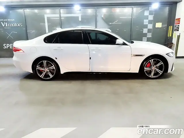 Jaguar XF 2016 3.0 автомат (гидро), миниатюра 3 Jaguar XF 2016 3.0 автомат (гидро), миниатюра 3