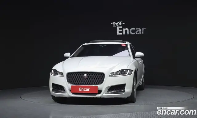 Jaguar XF 2018 2.0 автомат (гидро), миниатюра 3 Jaguar XF 2018 2.0 автомат (гидро), миниатюра 3