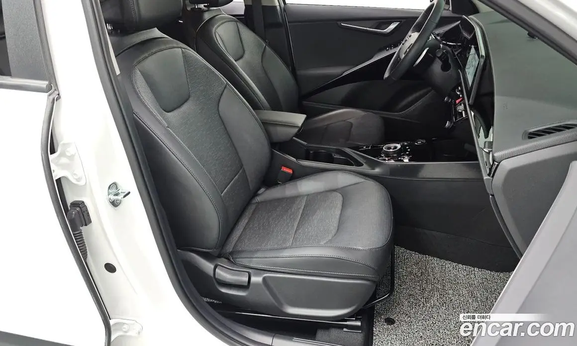 Kia Niro 2023 1.6 автомат (гидро), фото 17