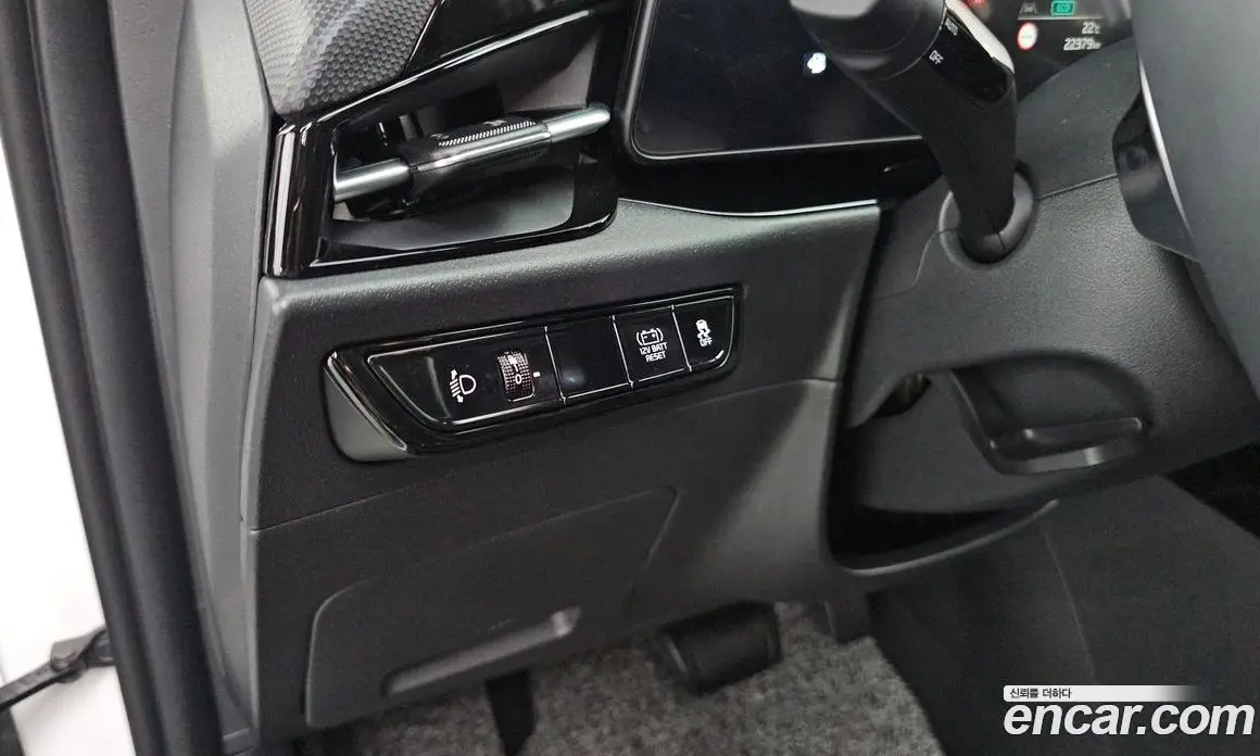 Kia Niro 2023 1.6 автомат (гидро), фото 24